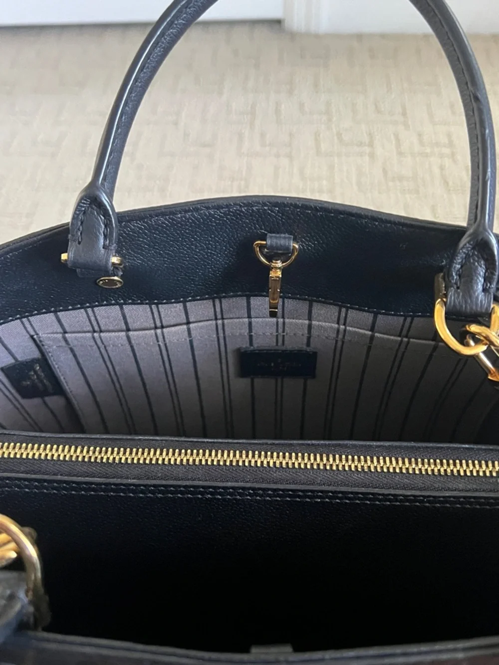 Louis Vuitton Montaige Black MM Empreint Noir Black Tote Bag - Picture 9 of 16